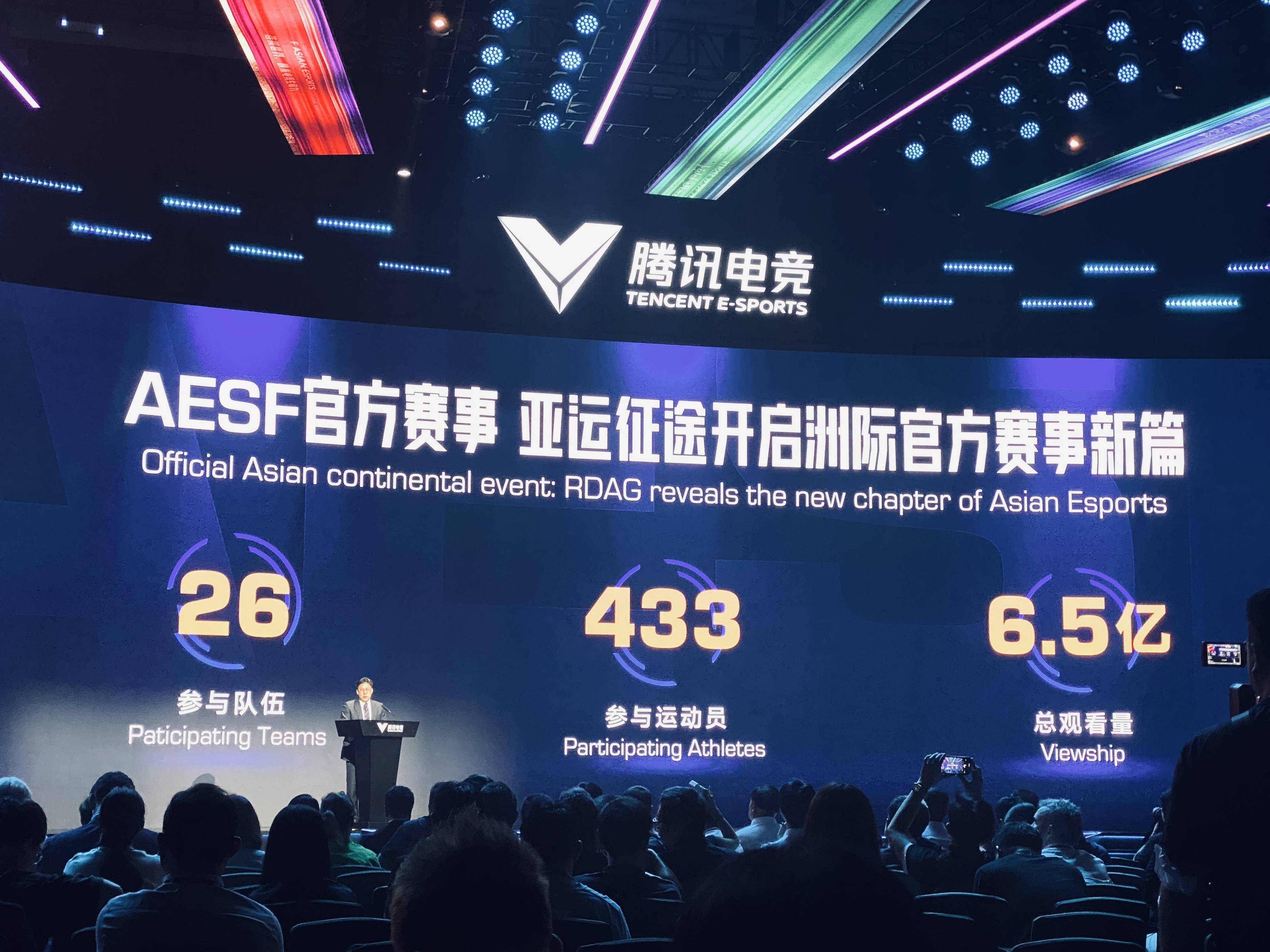 周琦与队友 周琦与队友